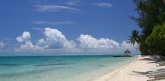 bora-bora-hotel-beach